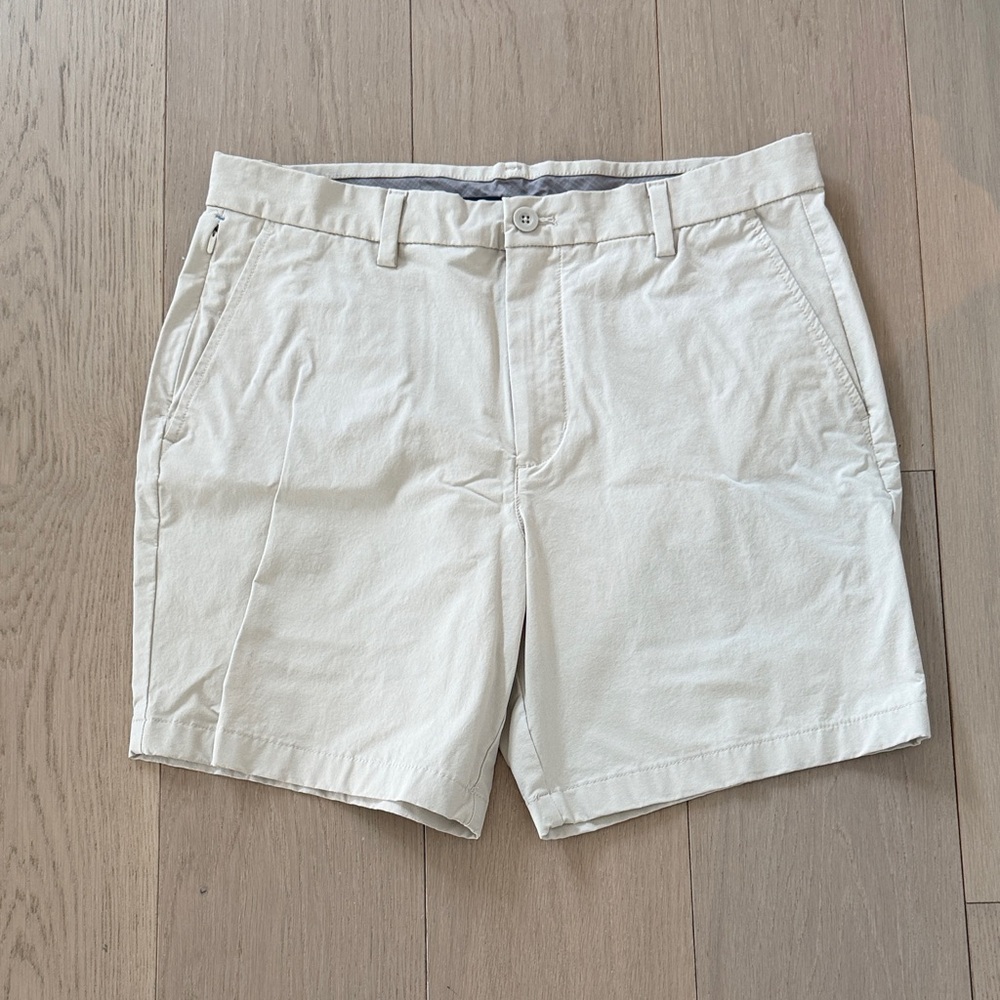 Vineyard Vines Cream Flat Front Shorts